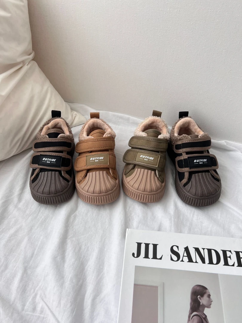 2023冬季新款韩版羊羔毛儿童棉鞋男女童低帮魔术贴加绒软底帆布鞋