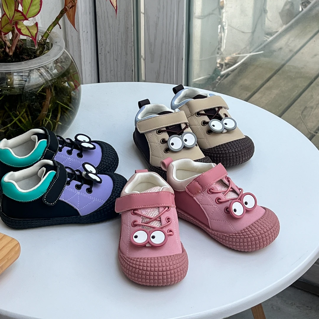 春秋季新款儿童软底板鞋女童幼儿园鞋防滑时尚男宝皮面小童宝宝鞋