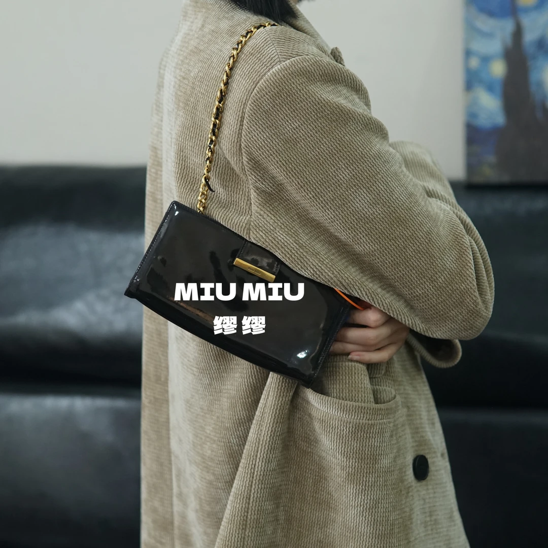 95新 MIU MIU/缪缪 miumiu/黑金手提包/ZT10201063/1063