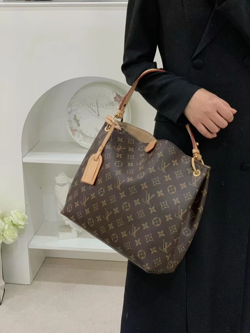 全新未使用 LouisVuitton/路易威登 graceful老花单肩/甄选