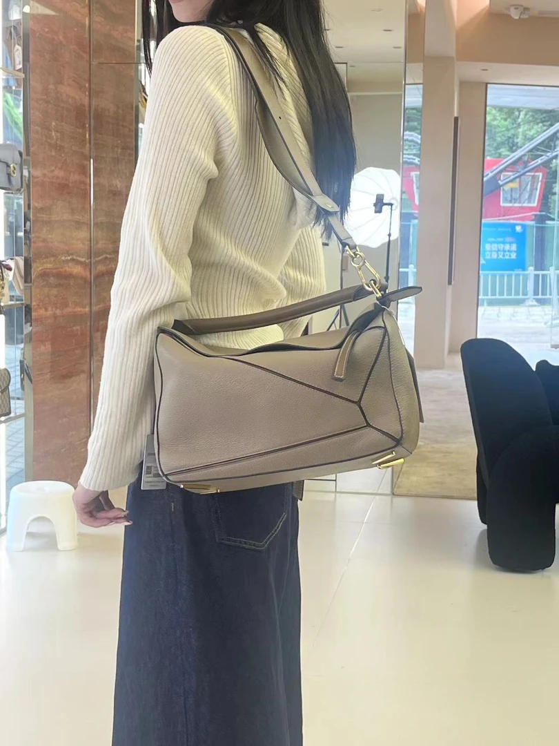 99新 LOEWE/罗意威 罗意威puzzle中号沙色单肩斜挎包/公价无/甄选