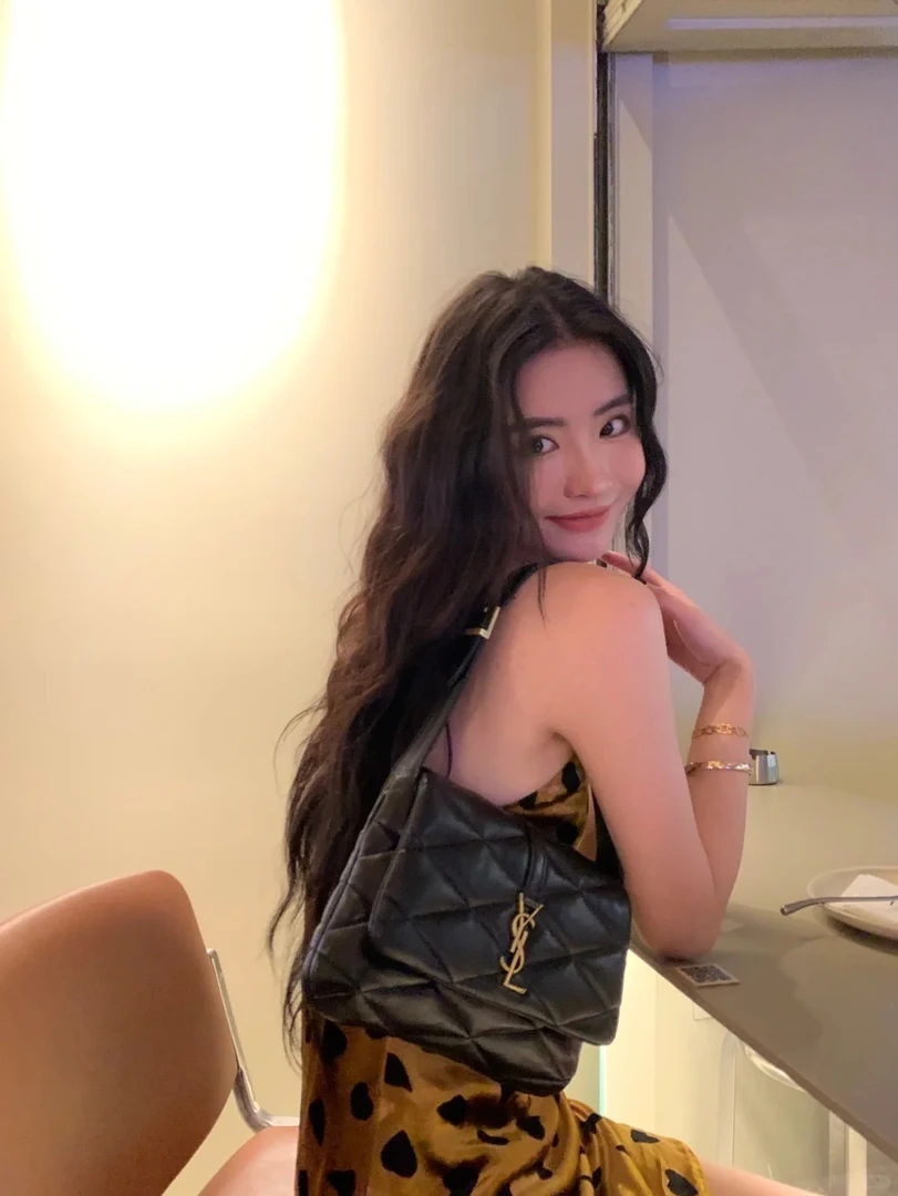 全新未使用 YSL/圣罗兰 ysl LE57黑金腋下包/公价无/甄选