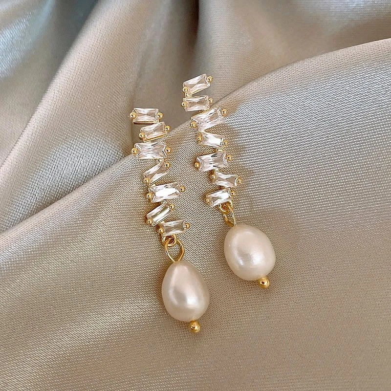 合金耳饰 小众设计感高级耳饰法式轻奢精致时尚百搭耳钉女耳环