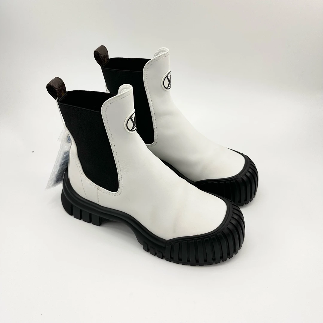 lv/37.5码/白色厚底短靴/98新/TT0335