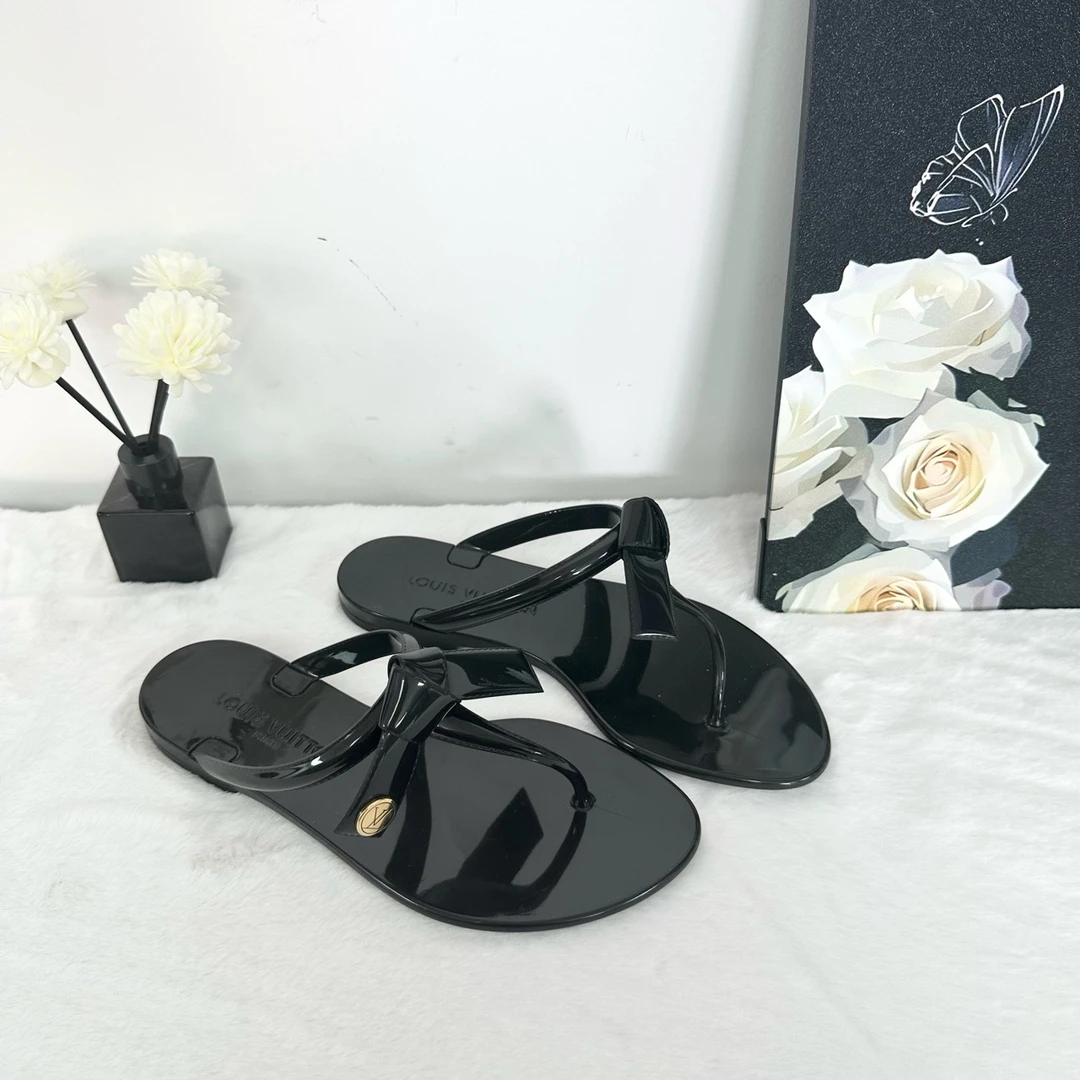 lv/35码/黑色拖鞋/95新/TT0026