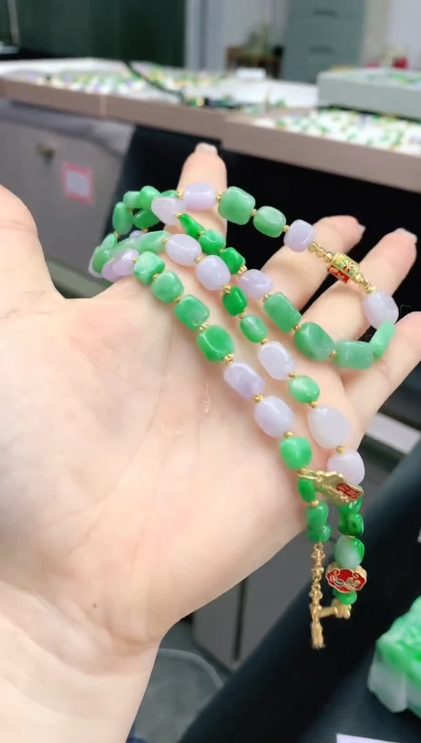 【闪购商品】翡翠颈饰未镶嵌1 艳艳  多样性发货