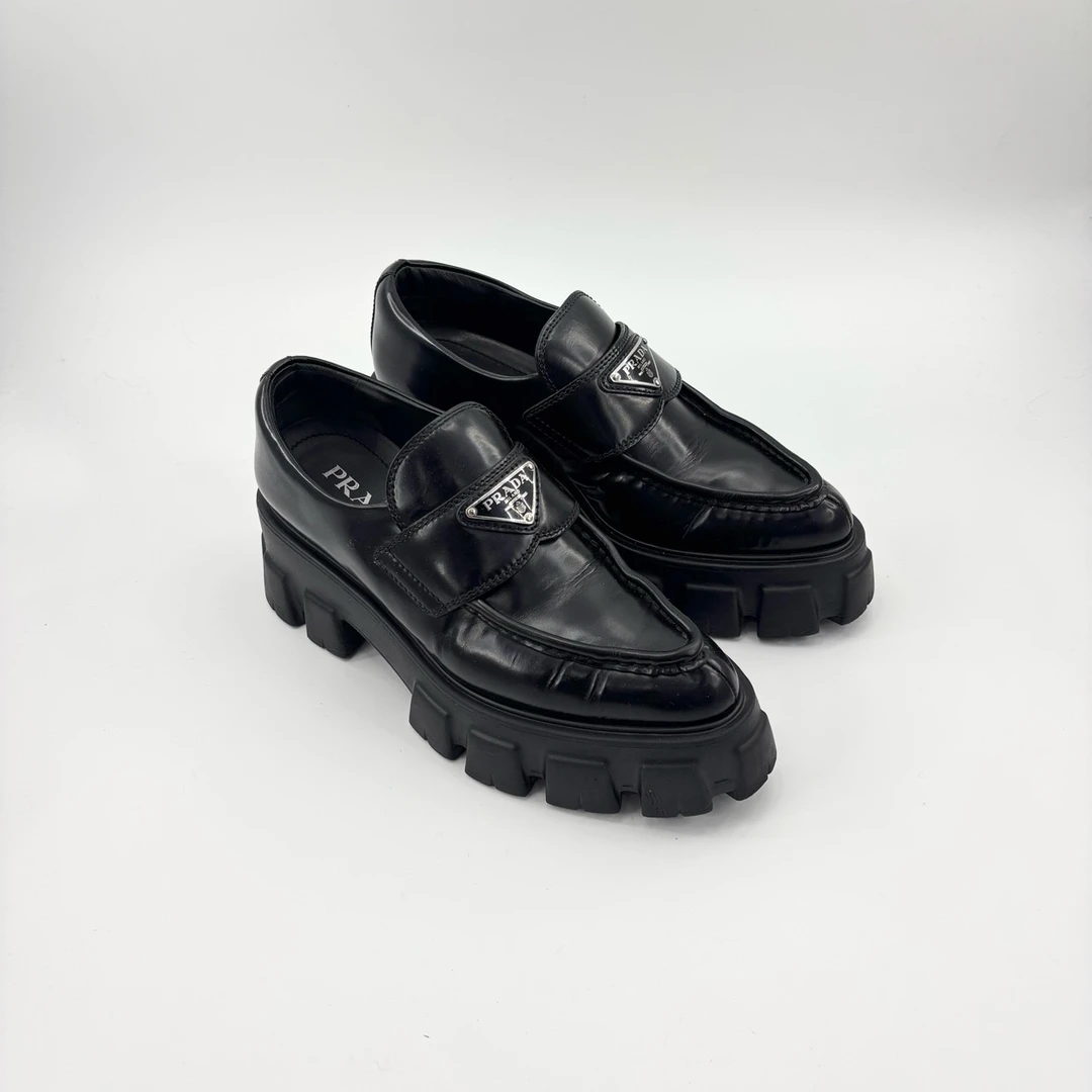 prada/36码/黑色尖头三角标厚底乐福鞋/95新/pp426297