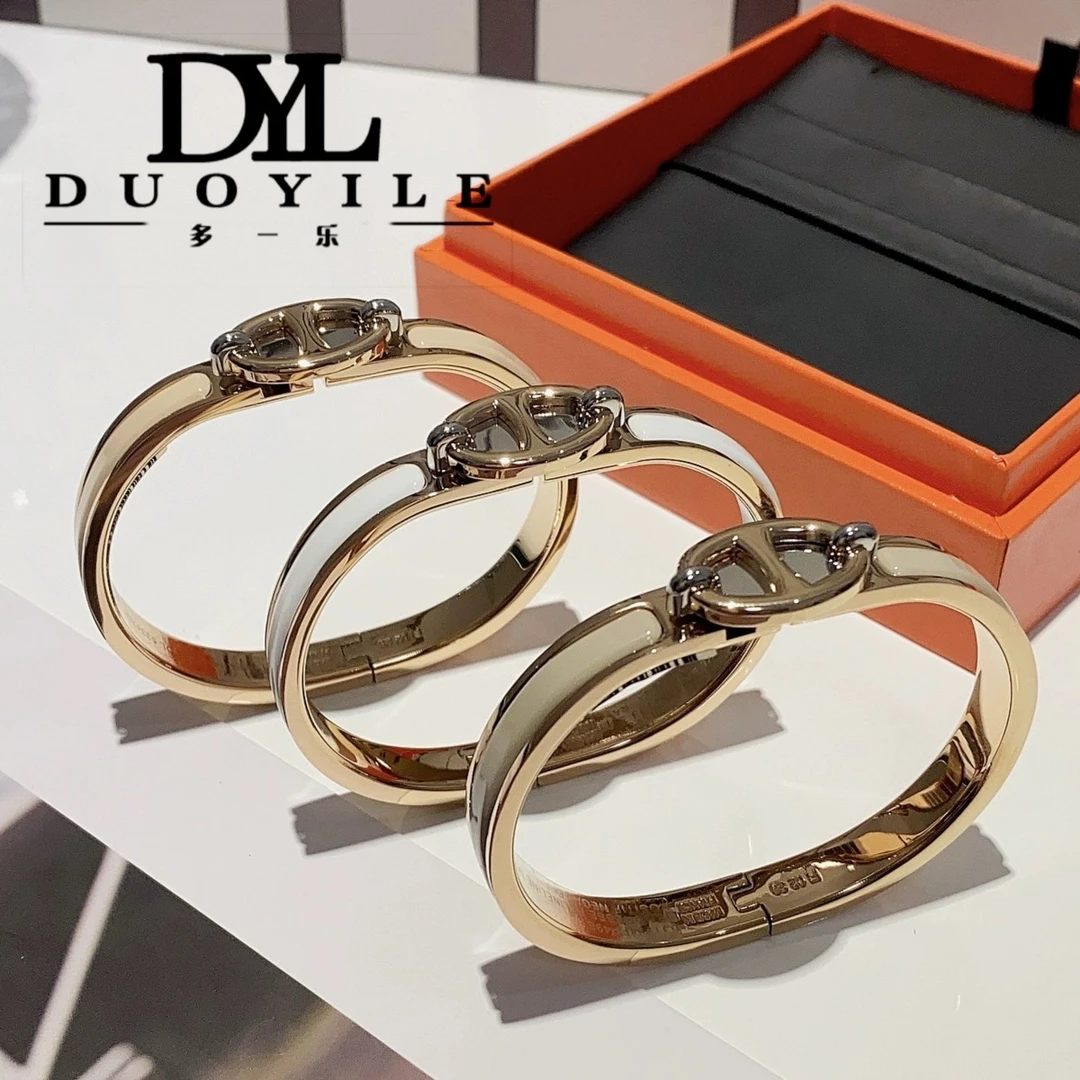 合金珐琅手镯 多一乐 高版本H字母猪鼻子珐琅爱家情侣手镯18K轻奢