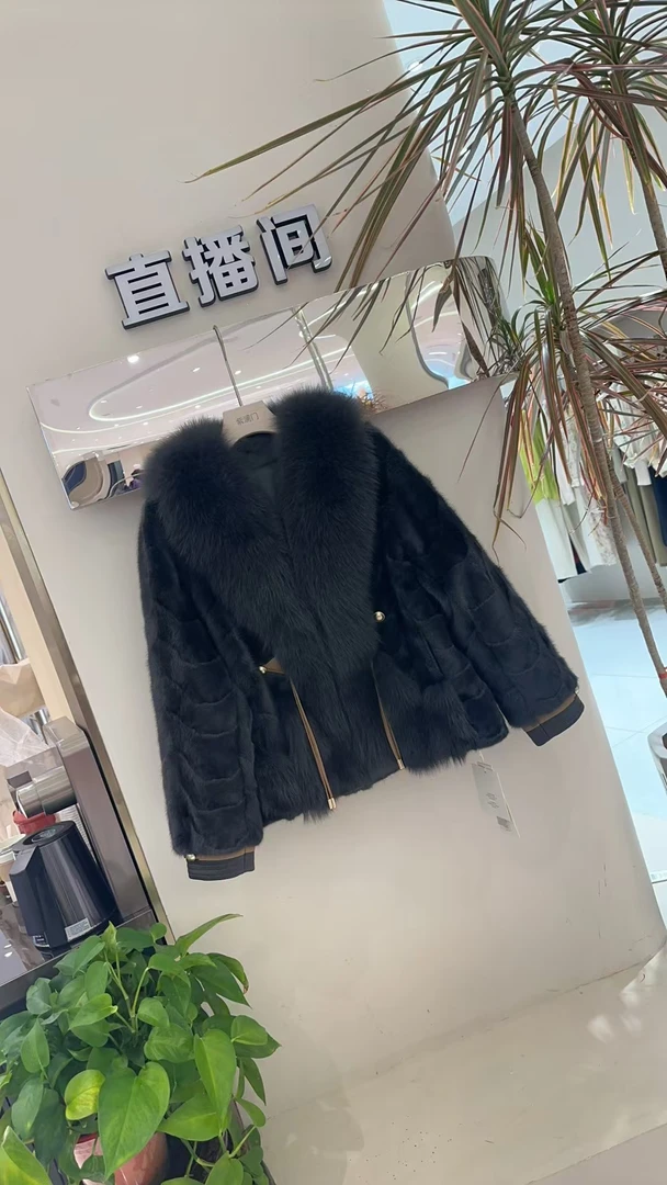 2024冬款高端时尚气质百搭月牙貂鹅绒服89039