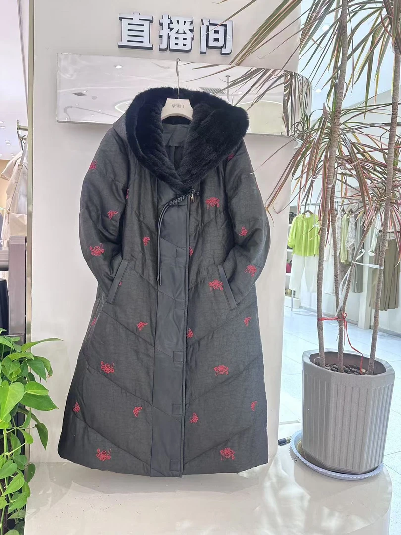 2024冬款高端时尚气质保暖香云纱鹅绒服24510