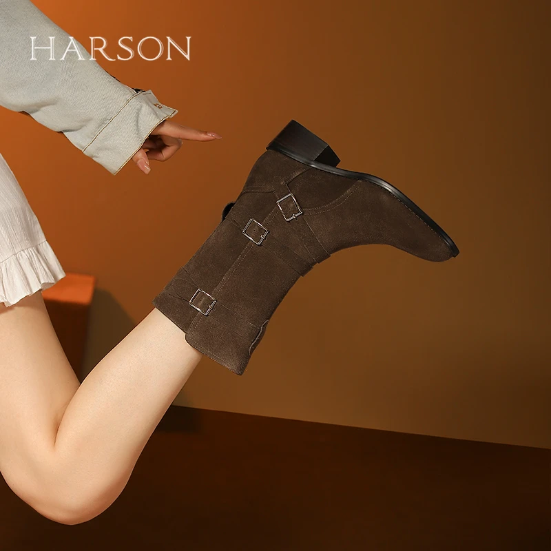 哈森复古西部牛仔靴冬新款爆款搭扣户外工装靴粗跟时装靴HA247157