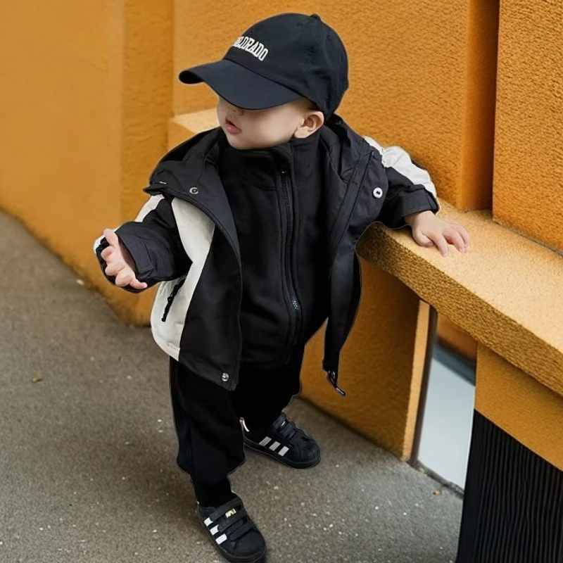 儿童冲锋衣2025新款春秋季洋气秋装冬款宝宝加绒加厚风衣夹棉外套