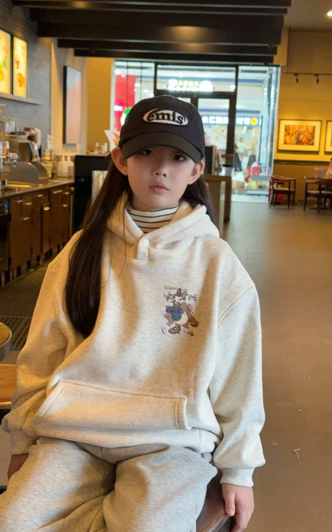 泡妈童装  【T老鸭】女童新款百搭连帽加厚休闲加绒卫衣2515