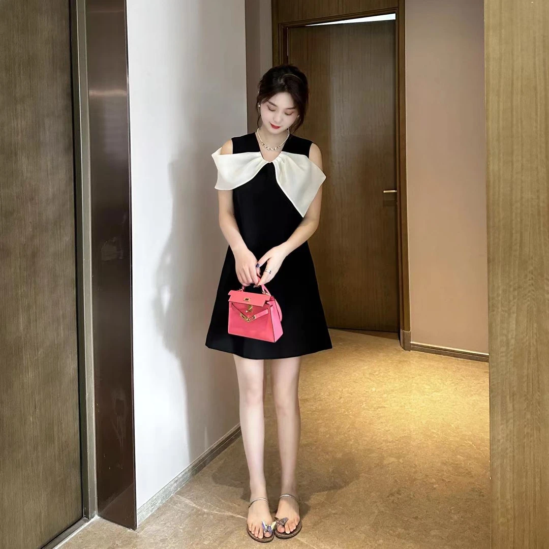 方领高腰蝴蝶结连衣裙夏季2024新款小个子高端气质时尚小黑短裙子