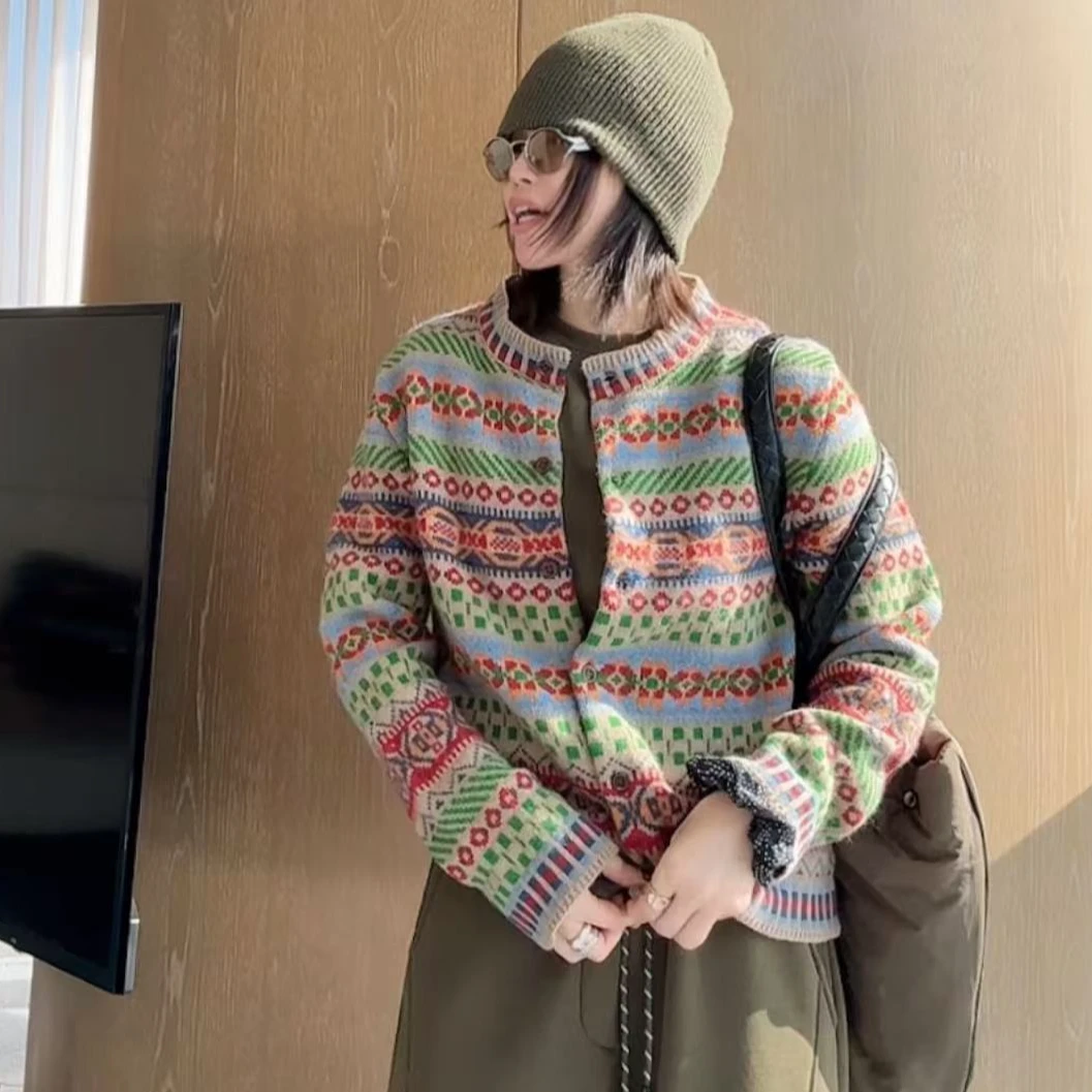 HB【炫彩幻境】68522   开衫外套长袖拼色复古小设计