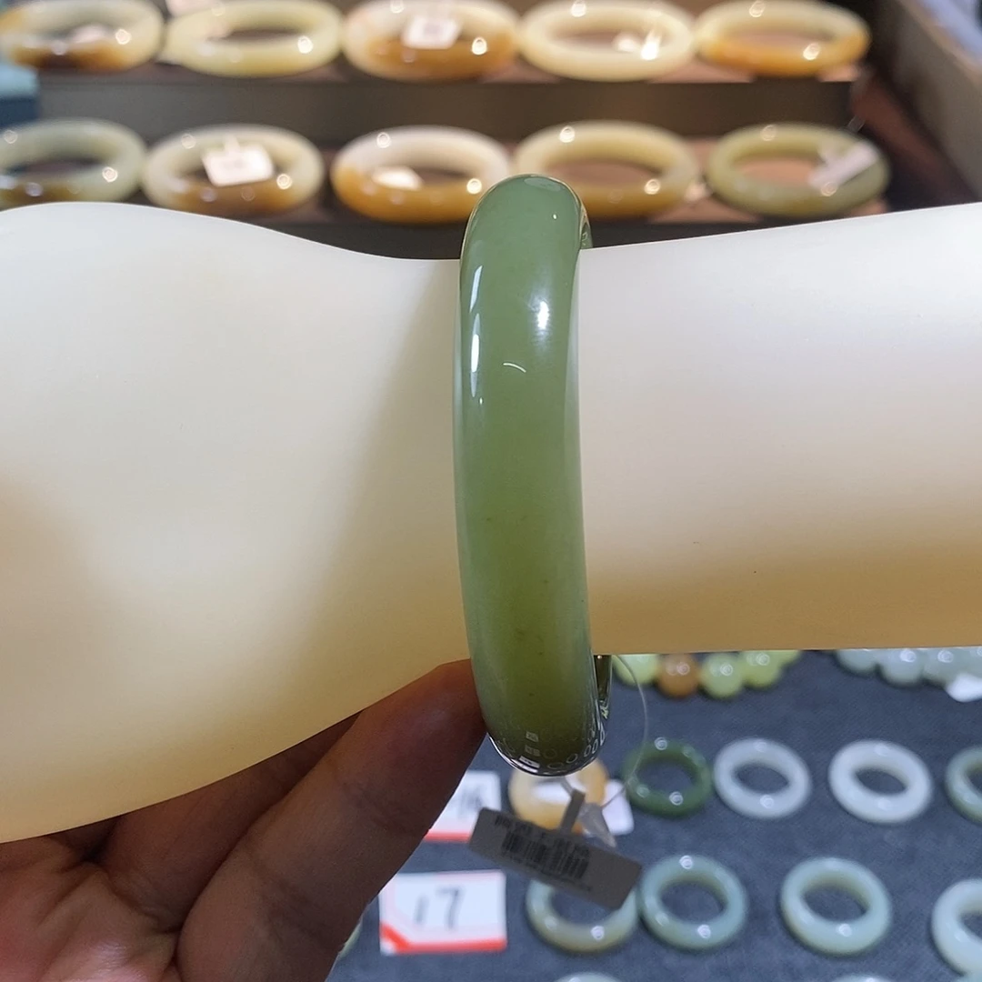 和田玉（黄玉）手镯未镶嵌