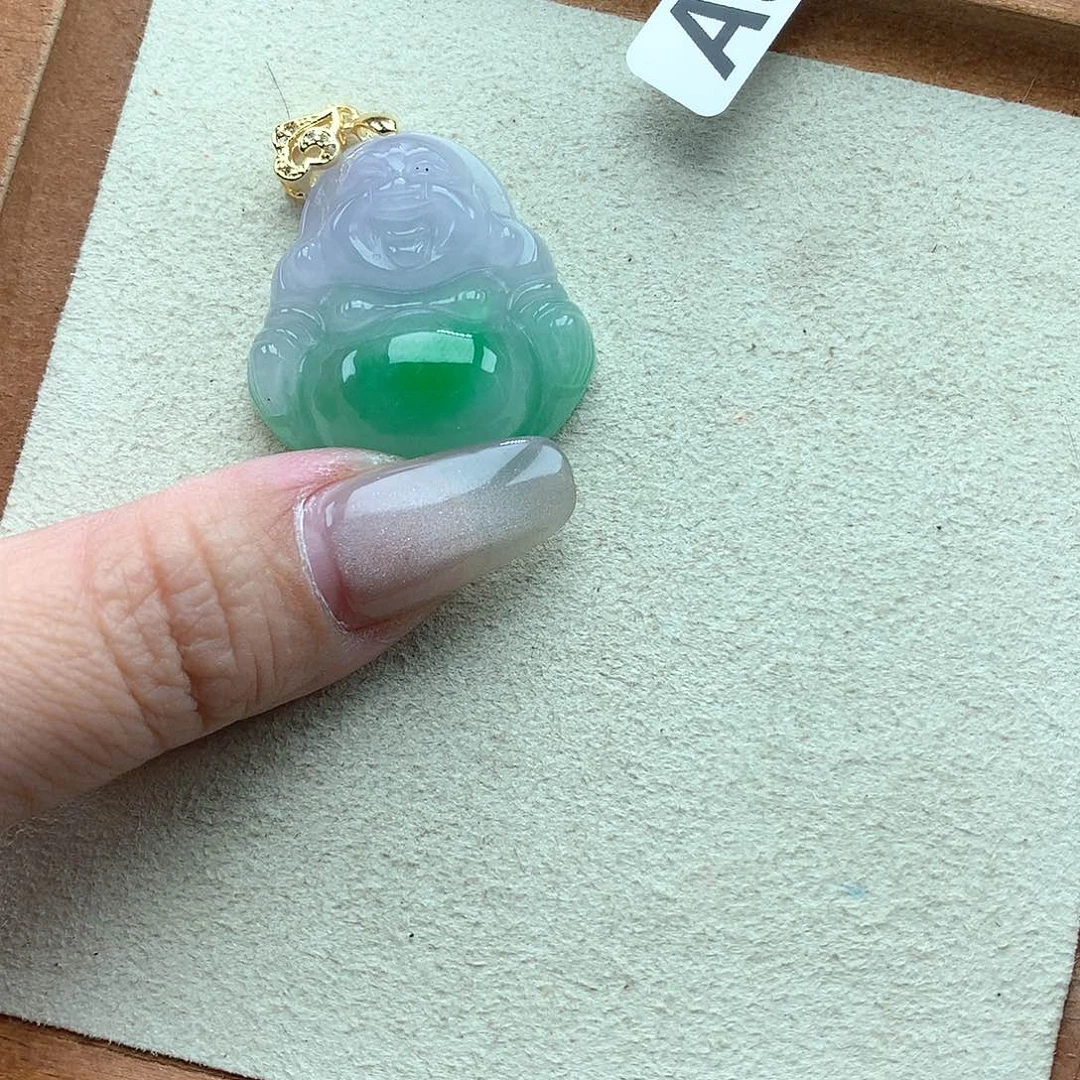 翡翠吊坠(赠链)未镶嵌