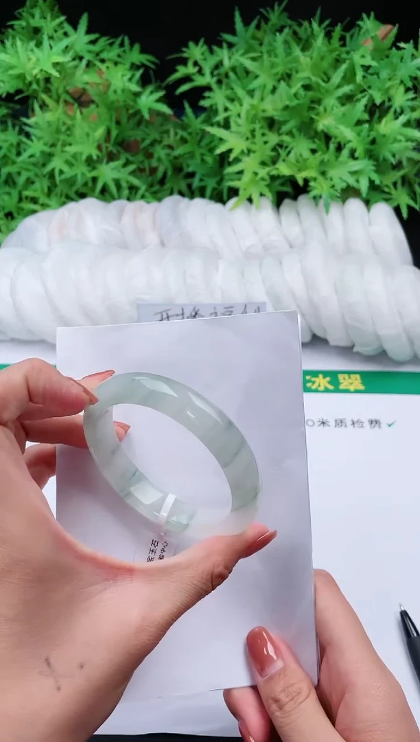 【闪购商品】石英质玉手镯未镶嵌94