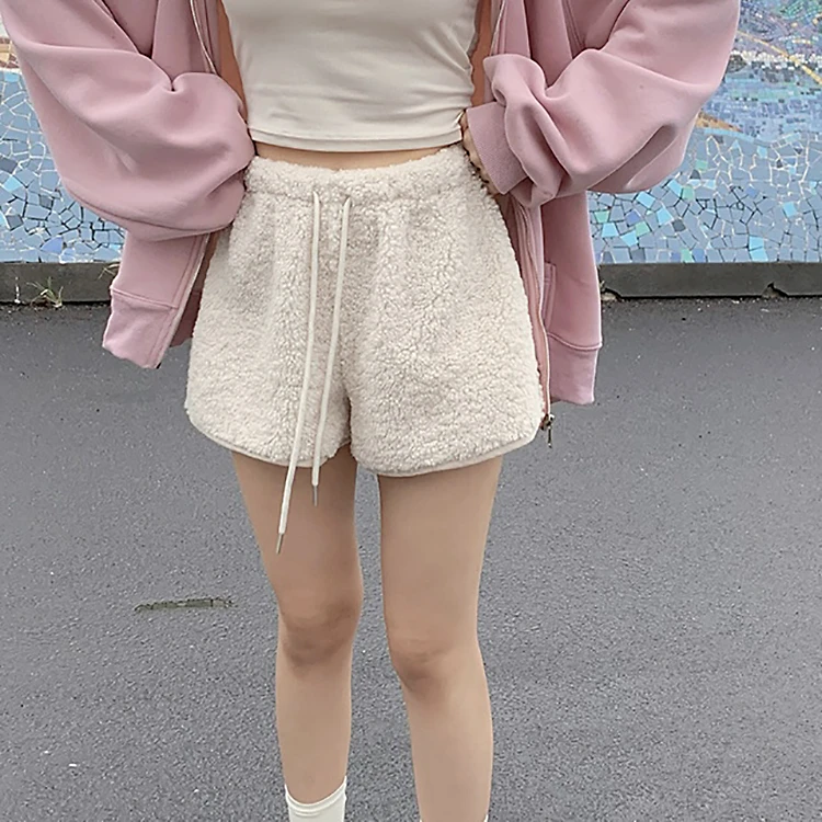 心动米乳冻洋气松紧高腰百搭外穿毛绒休闲羊羔毛抽绳系带短裤女