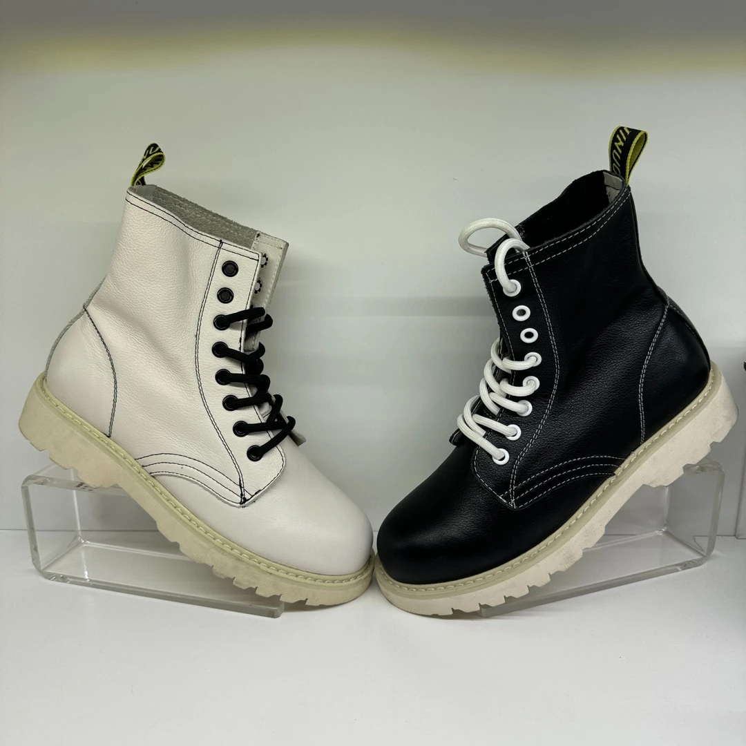 975秋冬季新款百搭真皮马丁靴