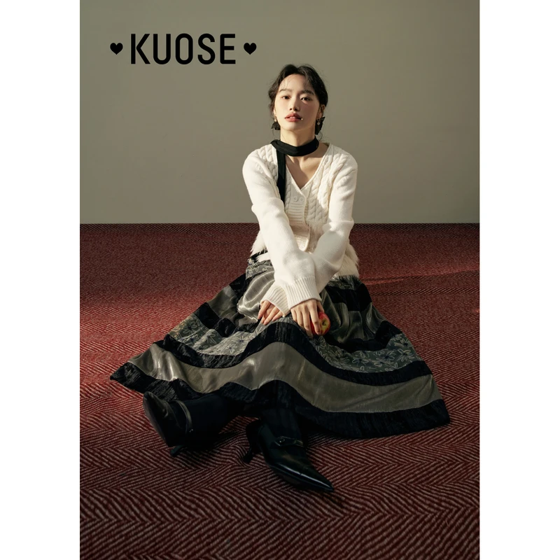 阔色小香风条纹拼接半身裙2024女冬小众花朵长款伞裙子KSI2312006