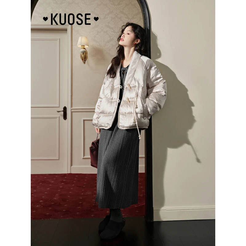 阔色新中式羽绒服24冬季穿搭新款女v领宽松外套大衣KSY2411001