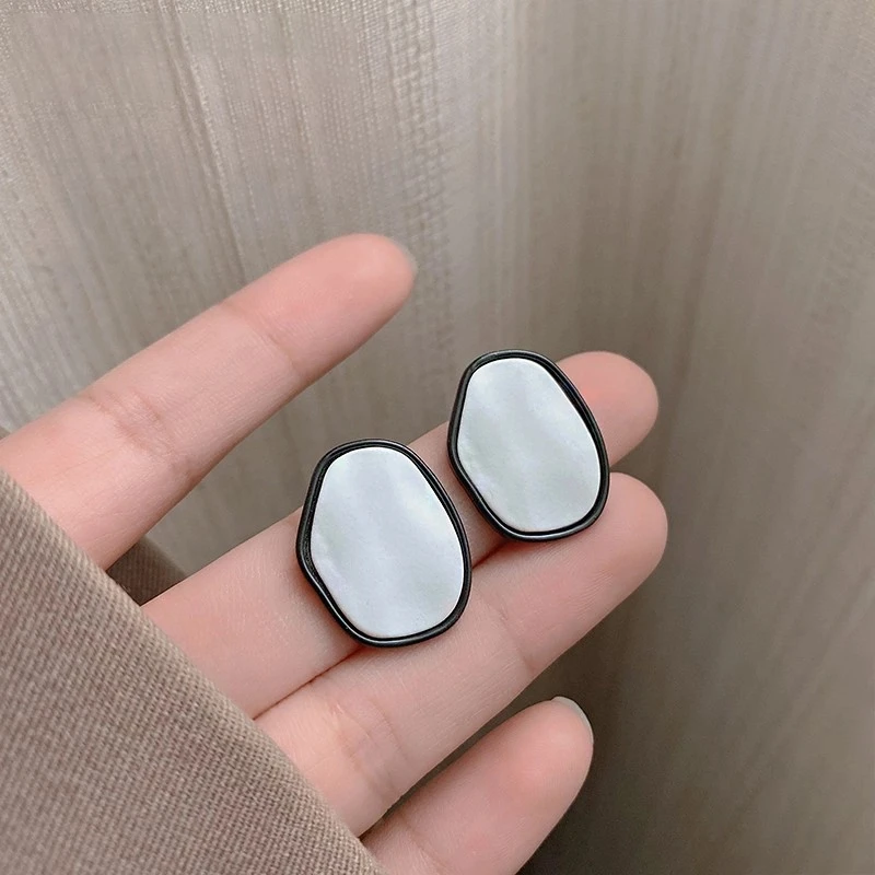 铜合金亚克力耳饰 气质轻奢时尚百搭个性精致简约小众耳饰LY0468