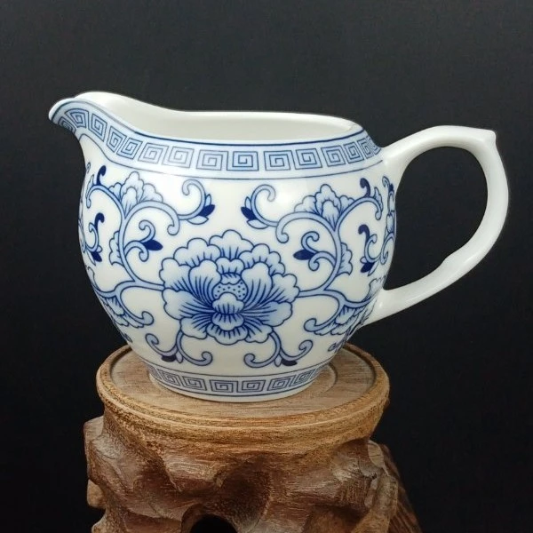 雅诚青花瓷公道杯缠枝牡丹陶瓷茶海釉中彩分茶器茶具周边家用