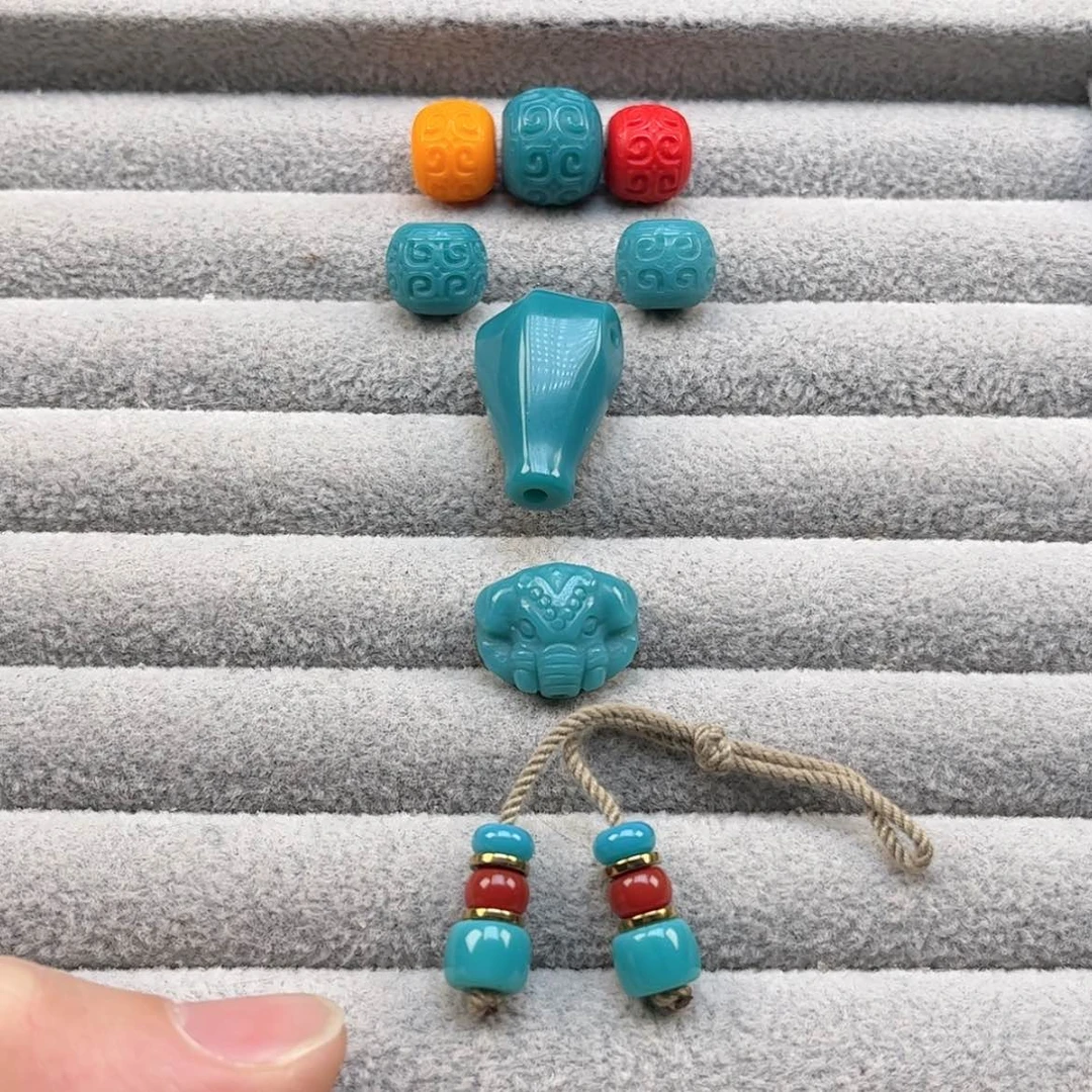 【闪购商品】琉璃颈饰于*