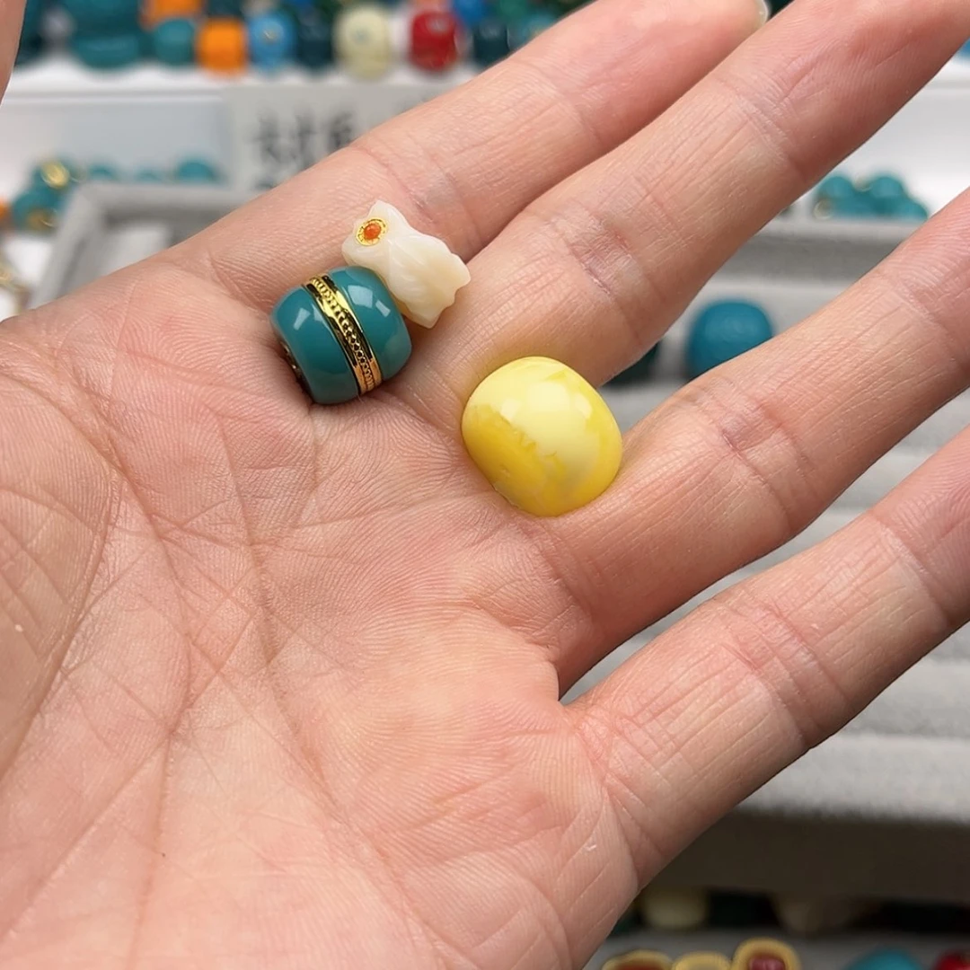 【闪购商品】琉璃颈饰西**徒