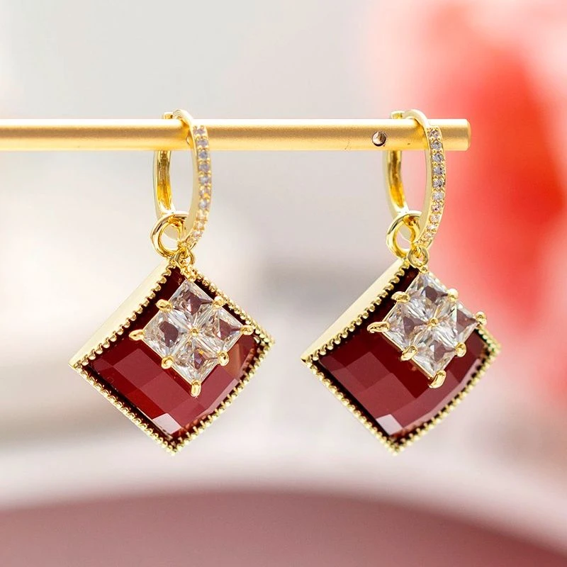 铜合金合成锆石耳饰 秋冬百搭红色方块耳环经典时尚感耳扣1386