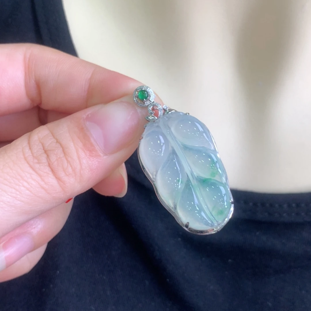 【闪购商品】翡翠吊坠(不含链)18K金镶嵌
