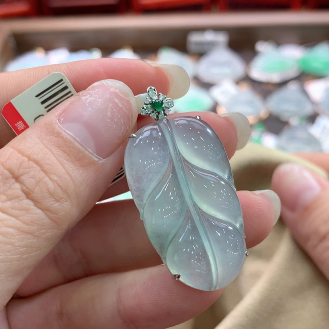 【闪购商品】翡翠吊坠(不含链)18K金镶嵌