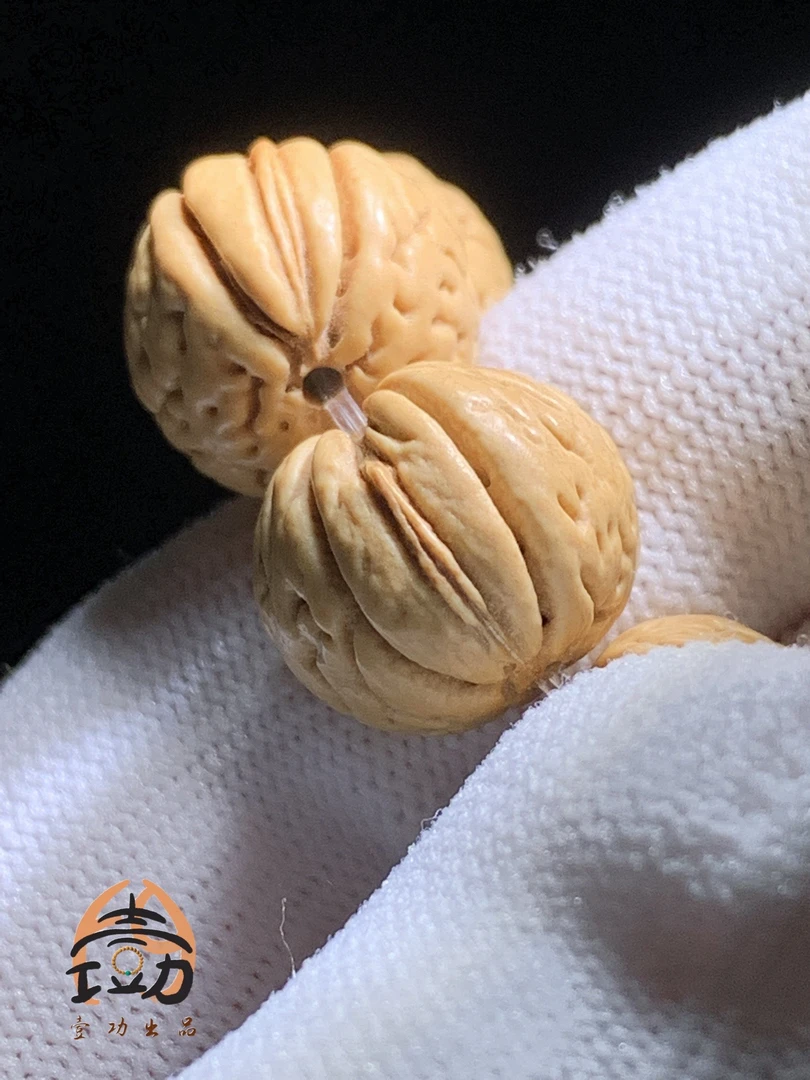 A01-038原树黄桃苹1.5 1.6盘锦小黄桃野生桃核手串 十天上色