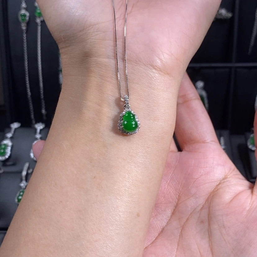 【闪购商品】翡翠颈饰银S925镀金镶嵌