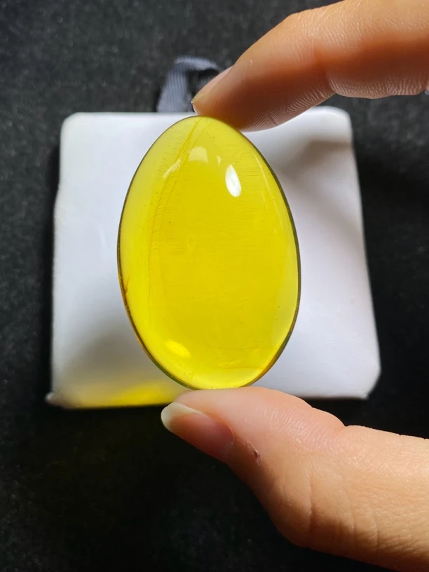 缅甸天然琥珀蓝珀特色水滴