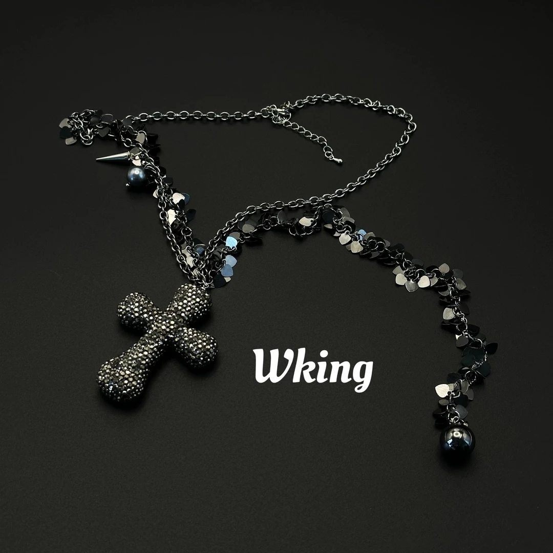 铜合金项链 王大嘴原创 “枪黑十字”亮片不对称满钻十字项链A128