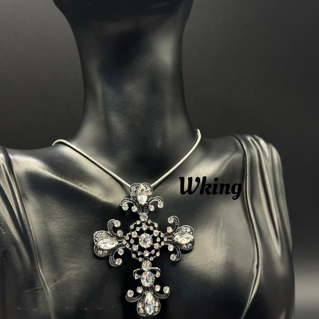 铜合金项链 王大嘴原创 “十字花”强黑蛇骨满钻十字花项链A759