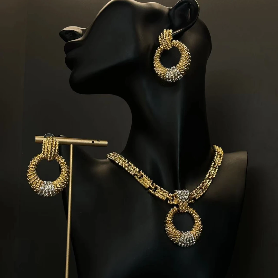 铜合金合成锆石耳饰 王大嘴原创 高奢链条纹路镶钻镂空耳钉A209