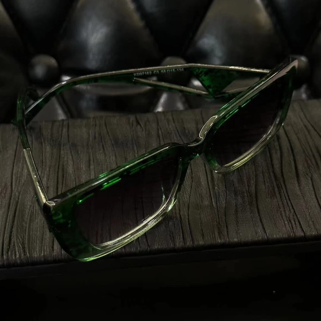 王大嘴原创 复古百搭绿色水墨波点几何框太阳墨镜A824