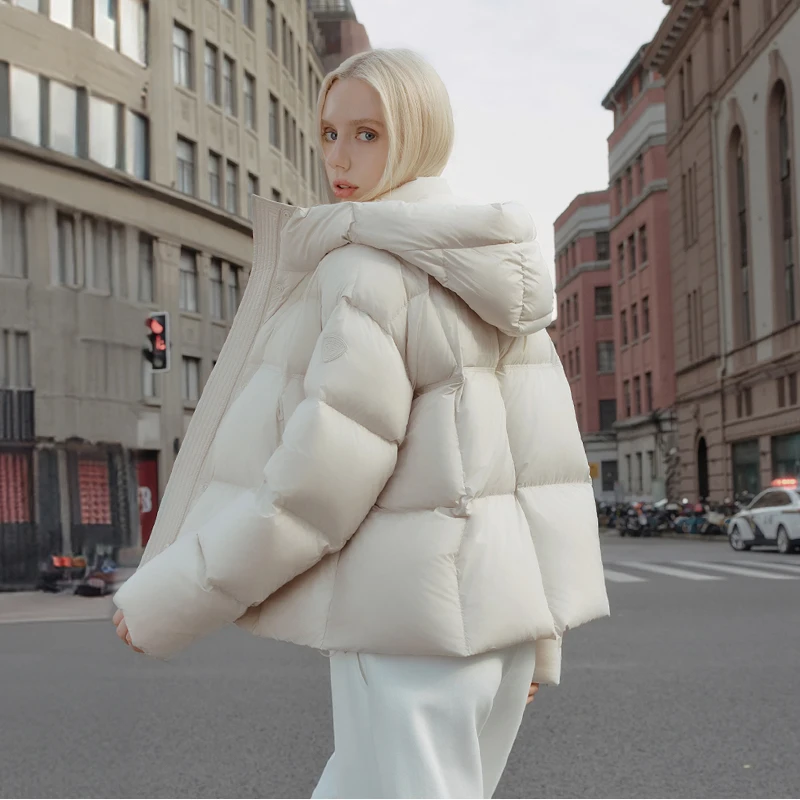 【好羽绒】坦博尔新年新衣连帽加厚秋冬季保暖女短款羽绒服外套360Z