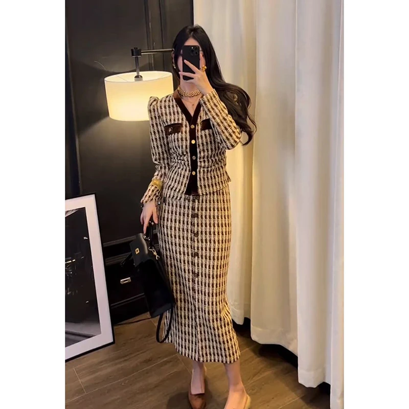 33898法式设计感高级复古别致小香风显瘦气质套装（不含配饰项链