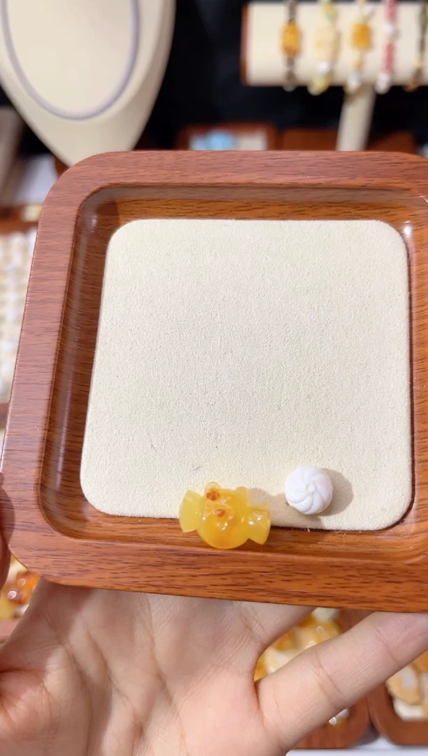 【闪购商品】蜜蜡裸石未镶嵌配件