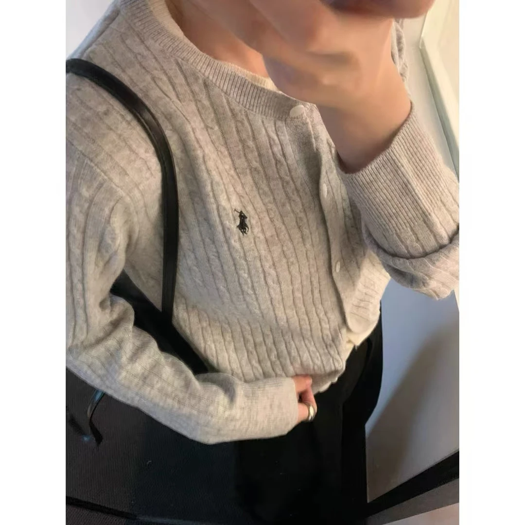 /拉夫小麻花/复古麻花小马标刺绣圆领针织开衫93619