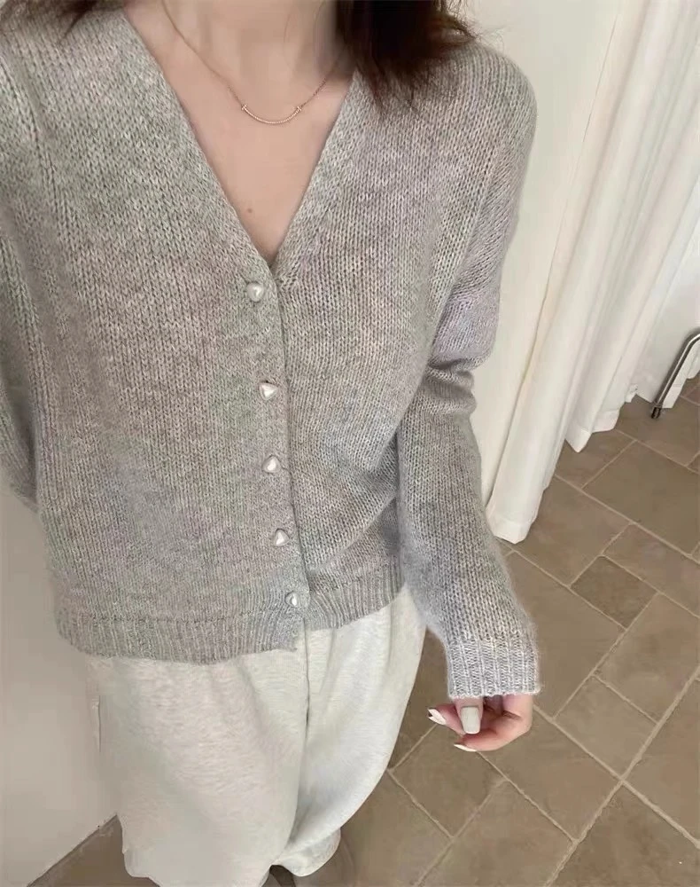 /三角珍珠扣/V领慵懒风珍珠扣针织开衫小个子长袖上衣女CM07