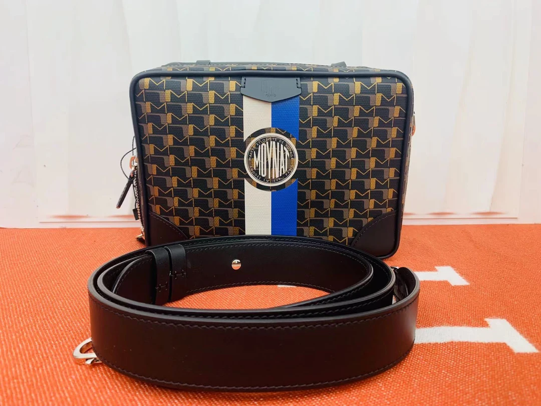95新 MOYNAT/摩奈 奢物瑾选 老花相机包邮差系列单肩包 Moynat