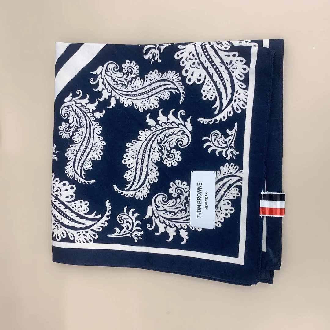 95新 THOMBROWNE 奢物瑾选蓝色 方巾系列   时尚百搭花丝大方