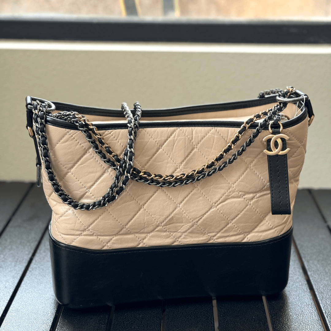 95新 Chanel/香奈儿  奶茶色 牛皮 中号 25开 流浪单肩包（2店）