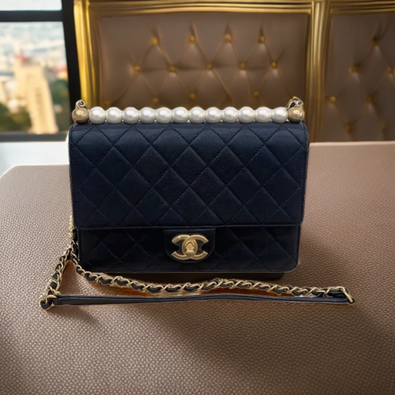 95新 Chanel/香奈儿 奢物瑾选翻盖包 黑金牛 29开 斜挎包 珍珠 cf