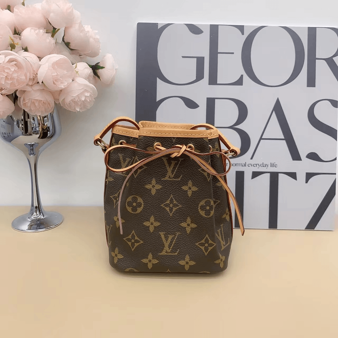 95新 LouisVuitton/路易威登 奢物瑾选 水桶nano 编码19